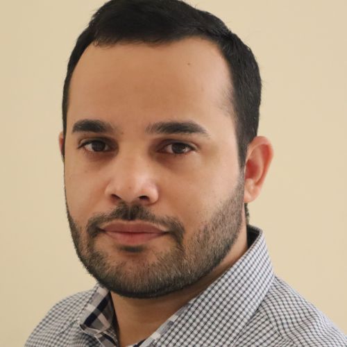 https://www.adu.ac.ae/images/default-source/adu-revised-layout-images/clg-faculty/abid-mehmood.jpg?sfvrsn=e11c6489_4
