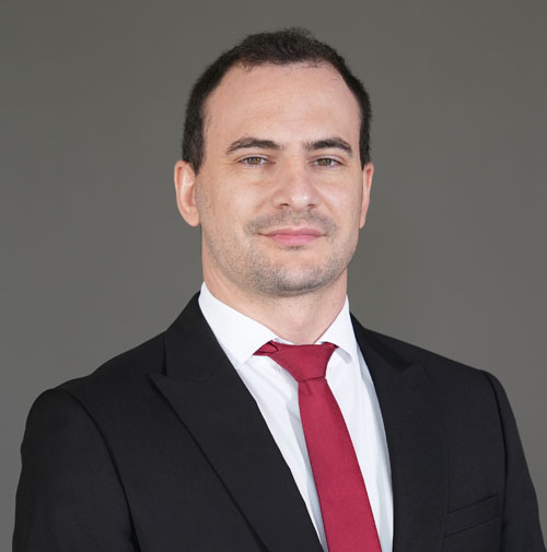 https://www.adu.ac.ae/images/default-source/facultymembers/cas/dr-givoanni.jpg?sfvrsn=df9a168e_4