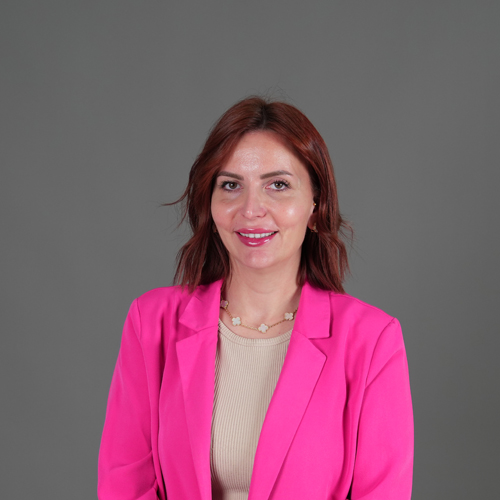 https://www.adu.ac.ae/images/default-source/facultymembers/cob/aida-hourani-2.jpg?sfvrsn=32b8c9a3_4