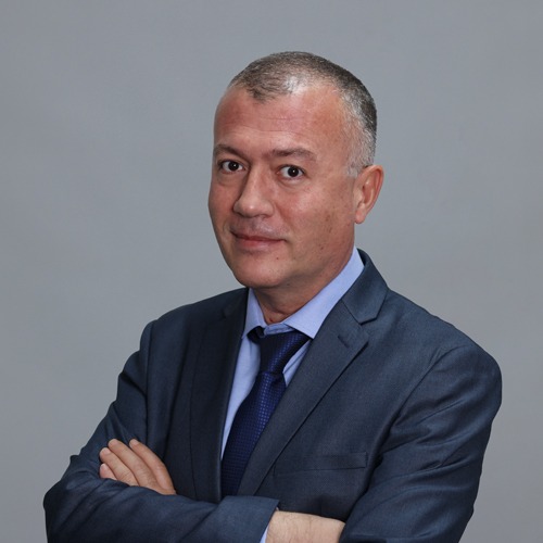 https://www.adu.ac.ae/images/default-source/facultymembers/cob/erhan-atay.jpg?sfvrsn=14cd463b_4