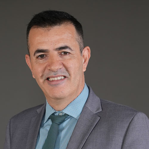 https://www.adu.ac.ae/images/default-source/facultymembers/coe/dr-abdelkareem-alzoubi.jpg?sfvrsn=ecb561c1_4