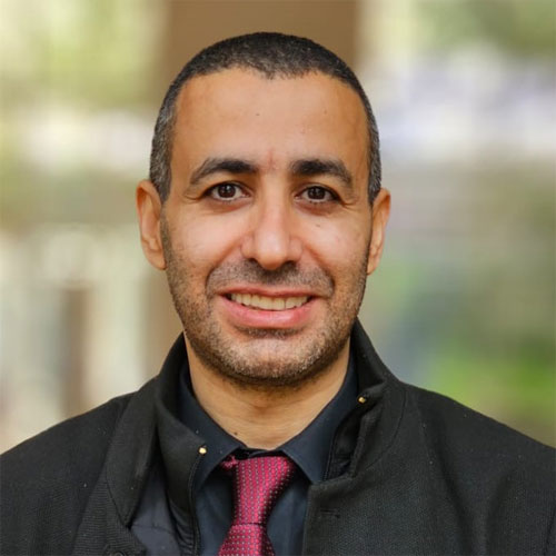 https://www.adu.ac.ae/images/default-source/facultymembers/coe/dr-mahmoud-bakkar.jpg?sfvrsn=1e451780_4