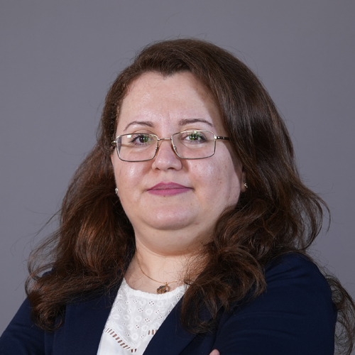 https://www.adu.ac.ae/images/default-source/facultymembers/coe/zeina-bashnak.jpg?sfvrsn=d2a5385f_4