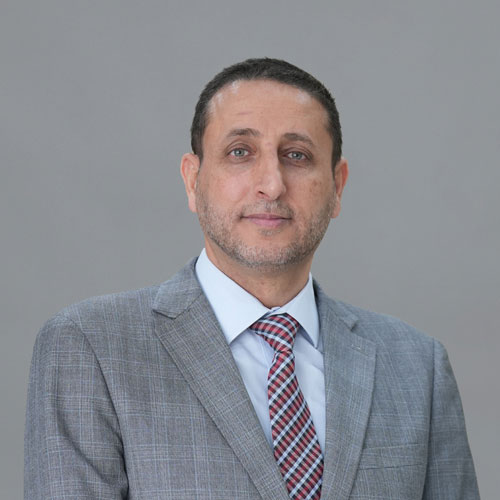 https://www.adu.ac.ae/images/default-source/facultymembers/cohs/munther-alomari.jpg?sfvrsn=90c6aba5_4