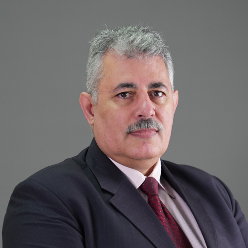 https://www.adu.ac.ae/images/default-source/facultymembers/col/ahmed-hassan.jpg?sfvrsn=1927c7f_6